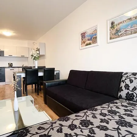 Royal Palm - - Apartello•com